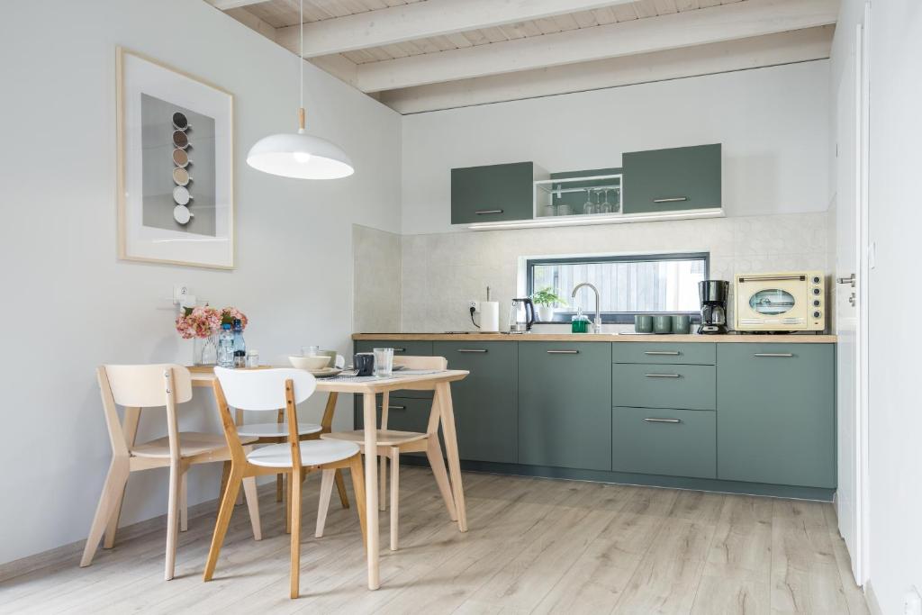 SpaceroVa - Two-Bedroom Townhouse