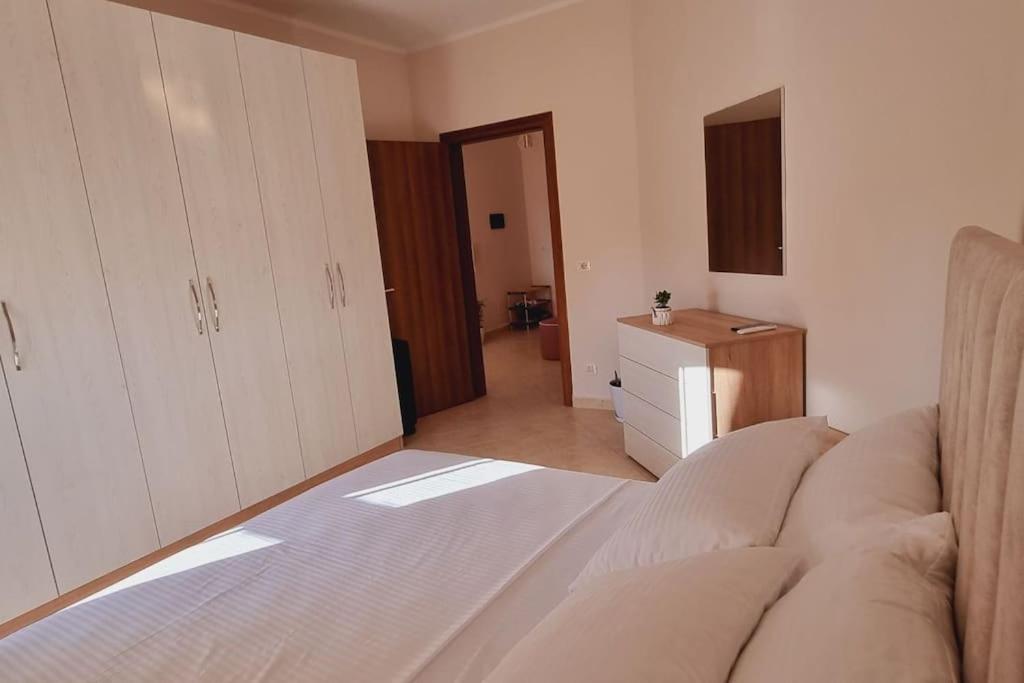 Liam's Apartment - Image 7