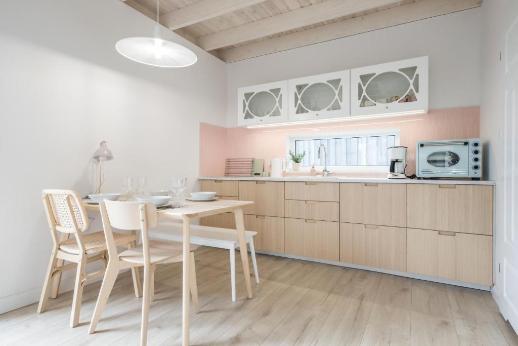 SpaceroVa - Two-Bedroom House