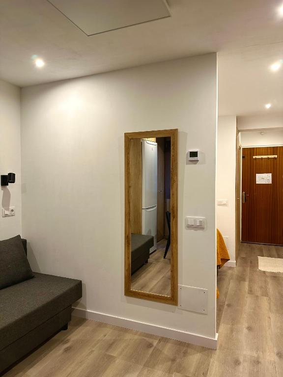 Foto sihtkohas El Pas de la Casa asuva majutusasutuse Estudi Mar i Cel galeriist