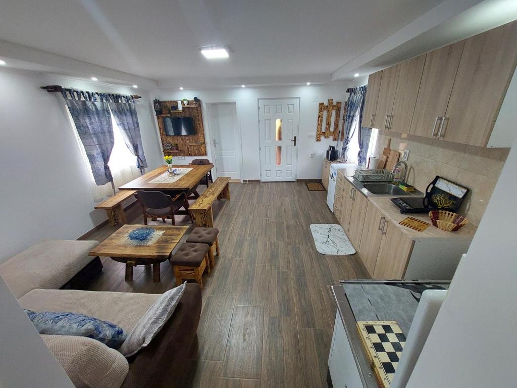Dapur atau dapur kecil di Etno House Jakic