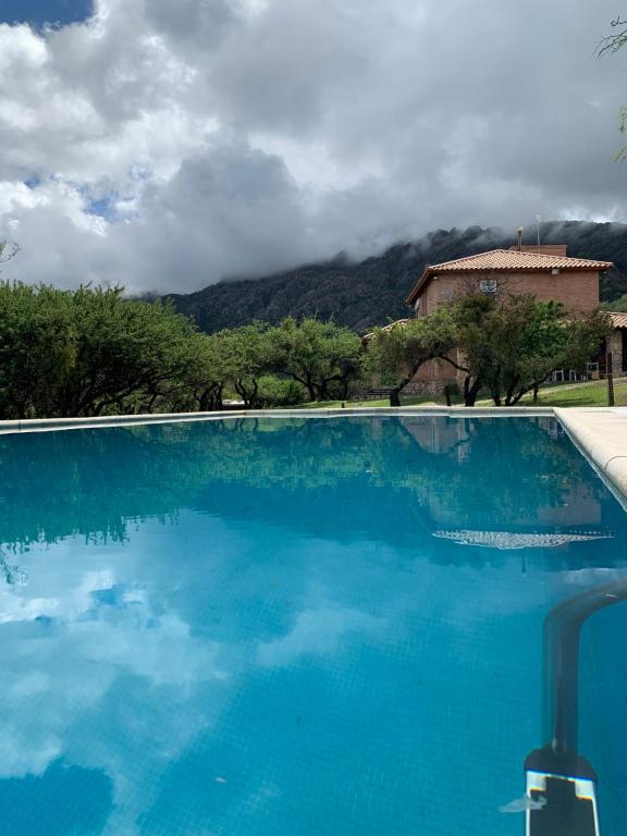 Bazén v ubytování Cabañas San Miguel nebo v jeho okolí