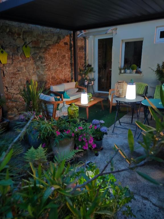 Zahrada ubytování La Suite 27, proche gare et centre ville