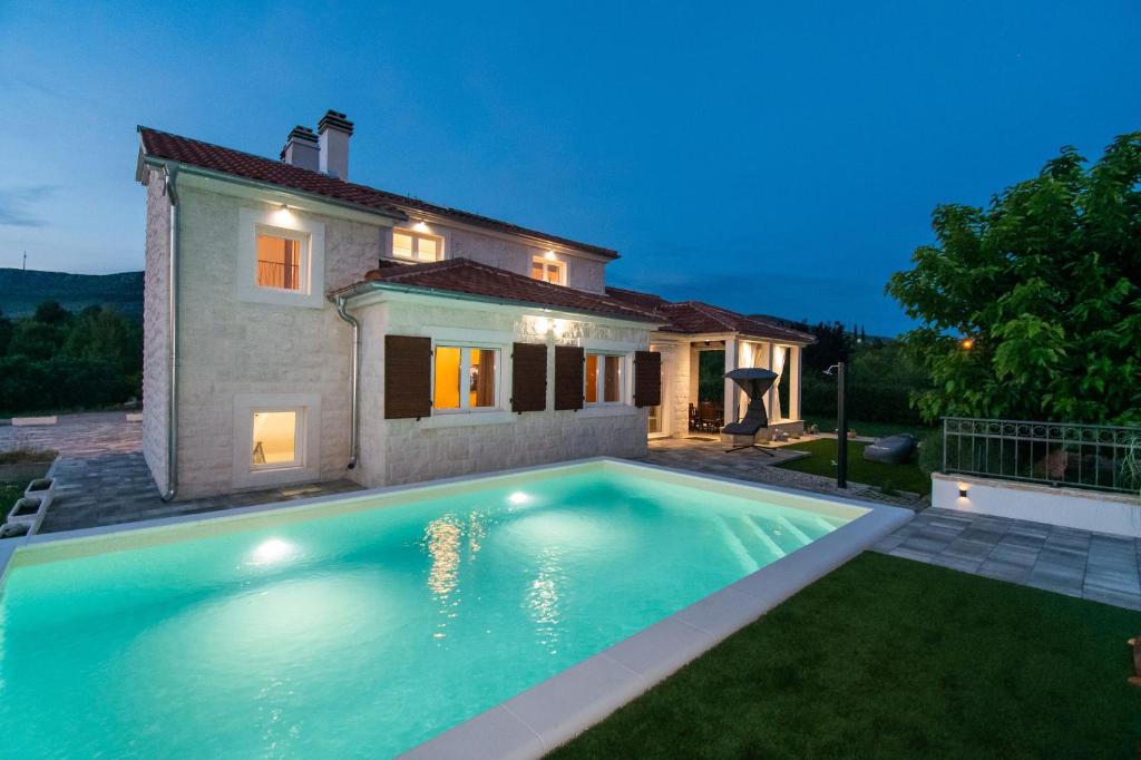 Villa Whitestone