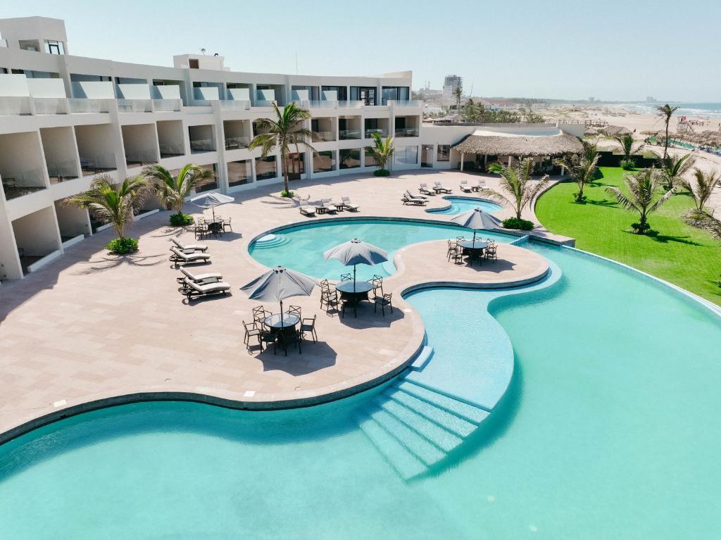 - une vue sur la piscine du complexe dans l'établissement Soleare Hotel Boutique, à Tampico