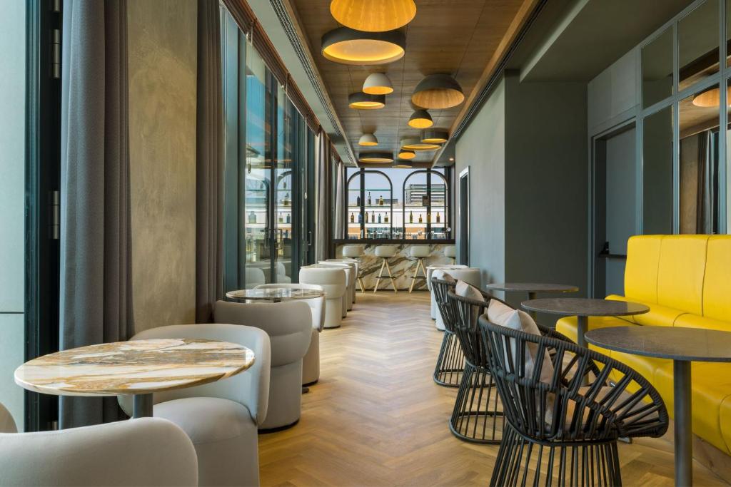 Posezení v ubytování Four Points by Sheraton Budapest Danube