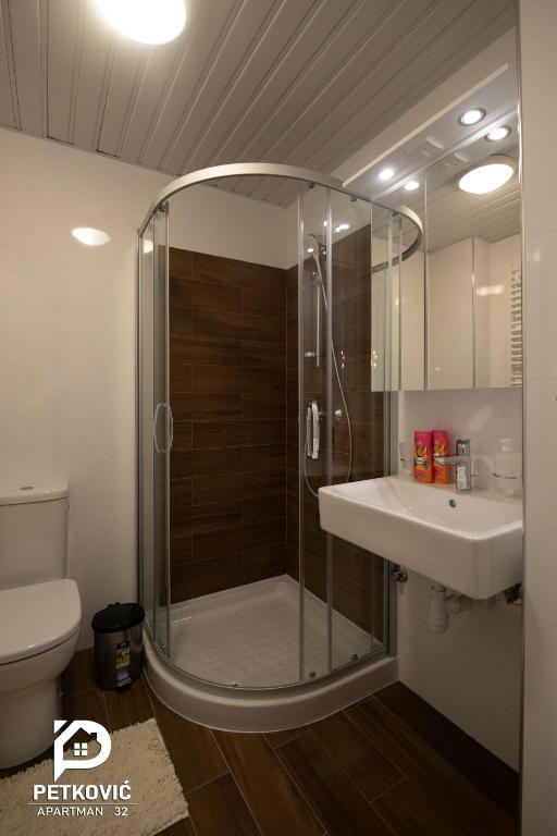 Koupelna v ubytování Petković apartmani STUDIO32