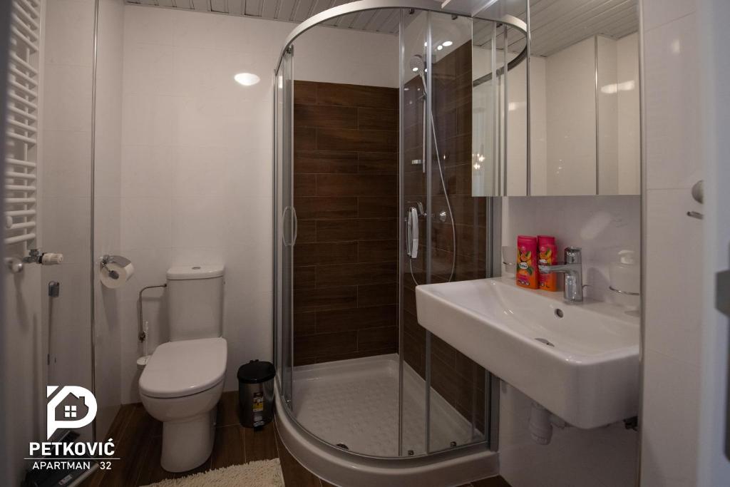 Koupelna v ubytování Petković apartmani STUDIO32