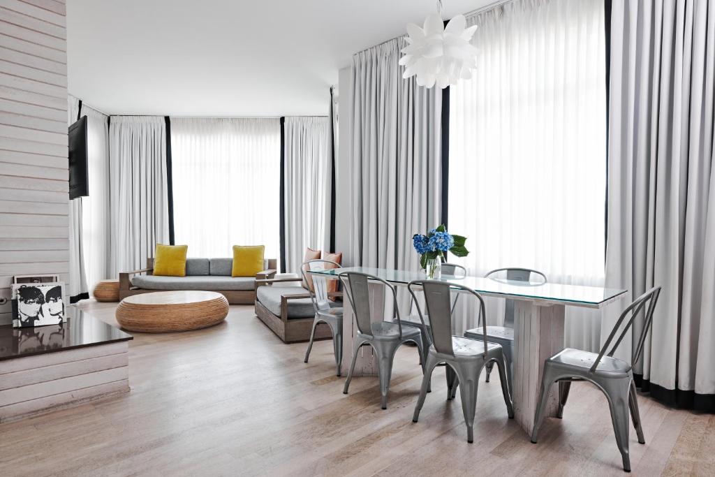 Bungalow Hotel - 