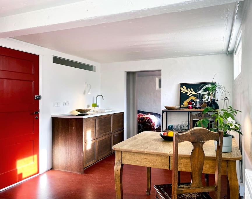 Kuchyň nebo kuchyňský kout v ubytování Newly renovated cozy flat close to centre