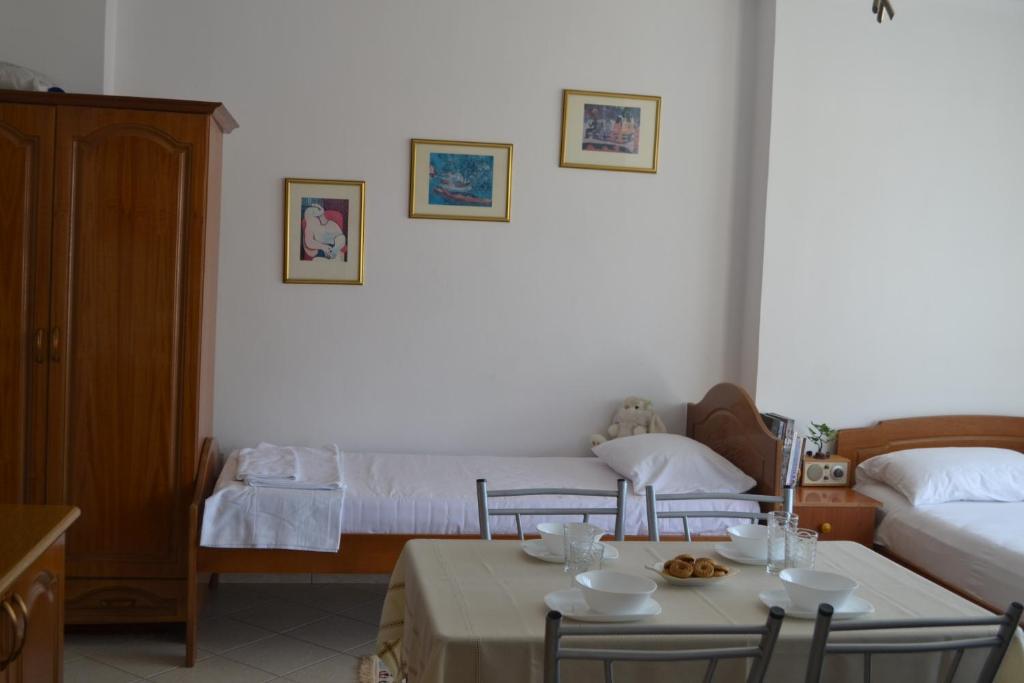 Studio Apartment Golem - Image 8