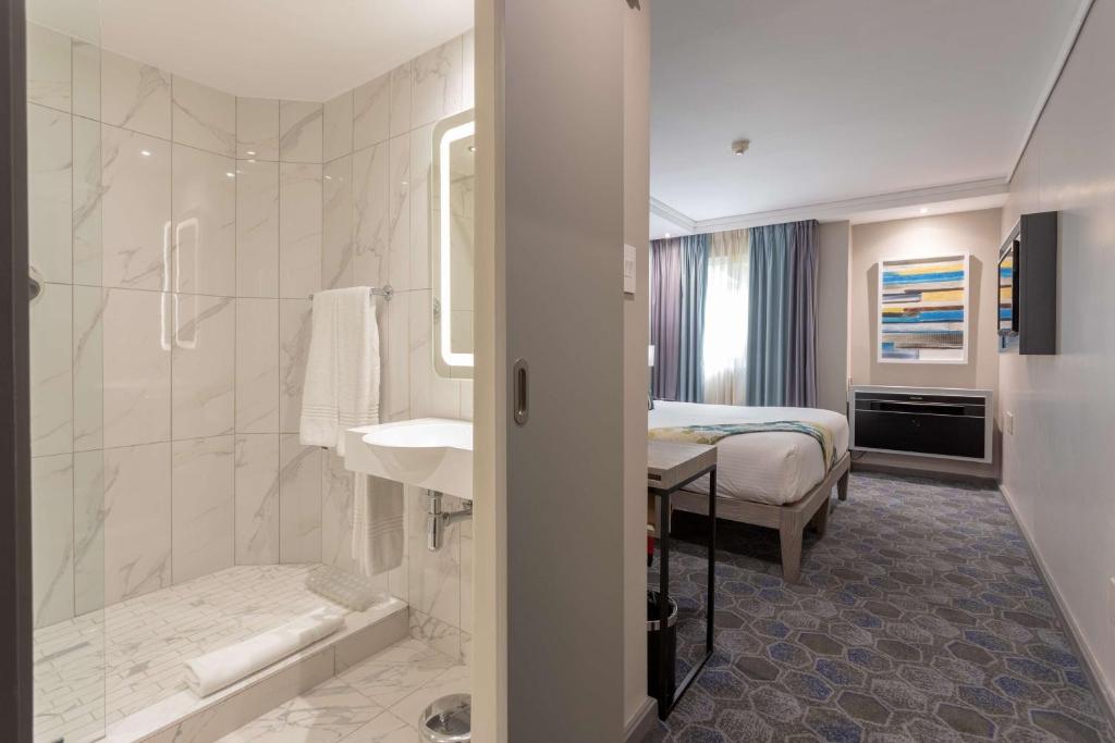 StayEasy Mbombela - Standard Zimmer Mit Queensize-Bett Nichtraucher
