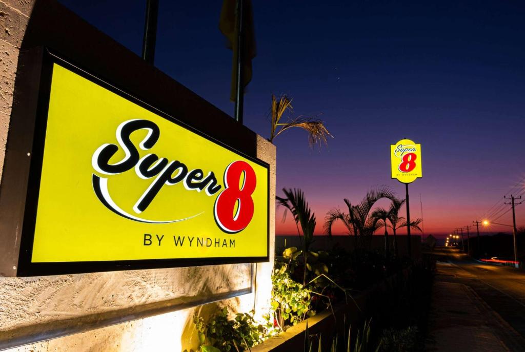 Certifikát, hodnocení, plakát nebo jiný dokument vystavený v ubytování Super 8 by Wyndham Manzanillo