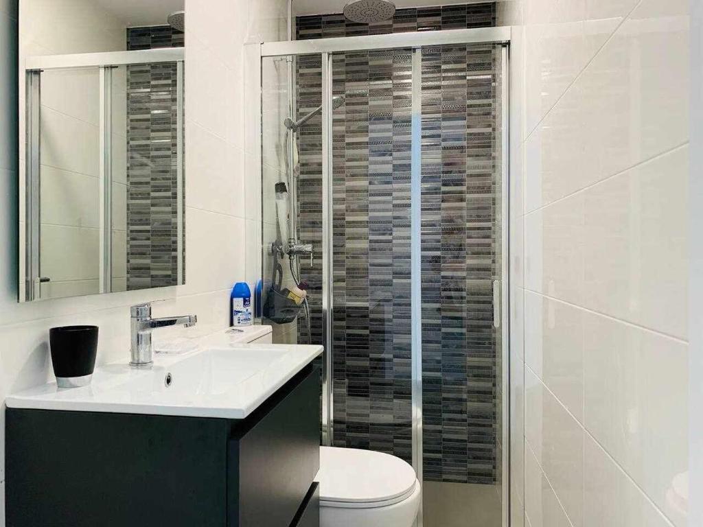 Koupelna v ubytování Hermoso estudio en Pilar de la Horadada