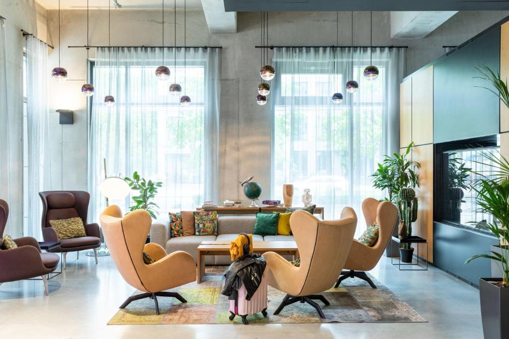 Moxy Frankfurt Airport - Resim 8