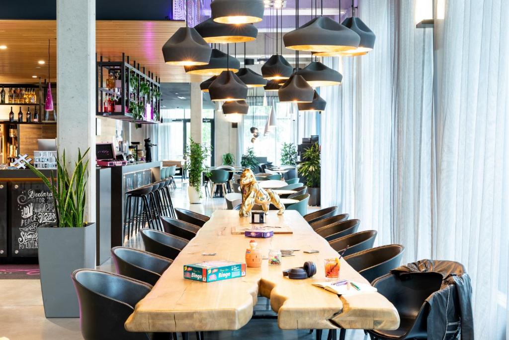 Moxy Frankfurt Airport - Resim 26