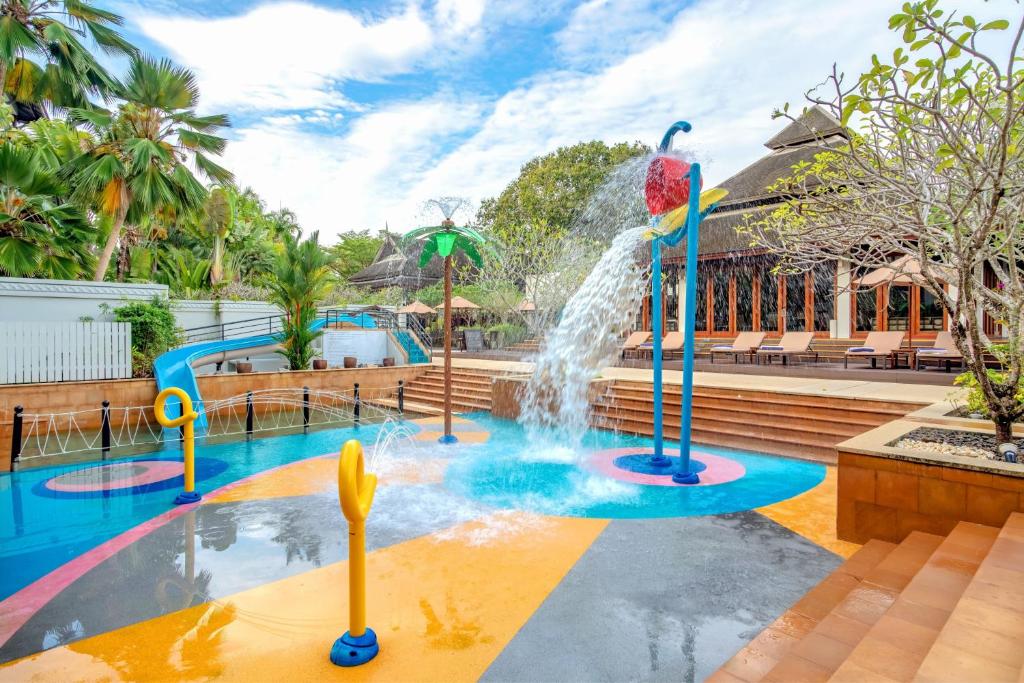 Bazén v ubytování Marriott's Mai Khao Resort - Phuket nebo v jeho okolí