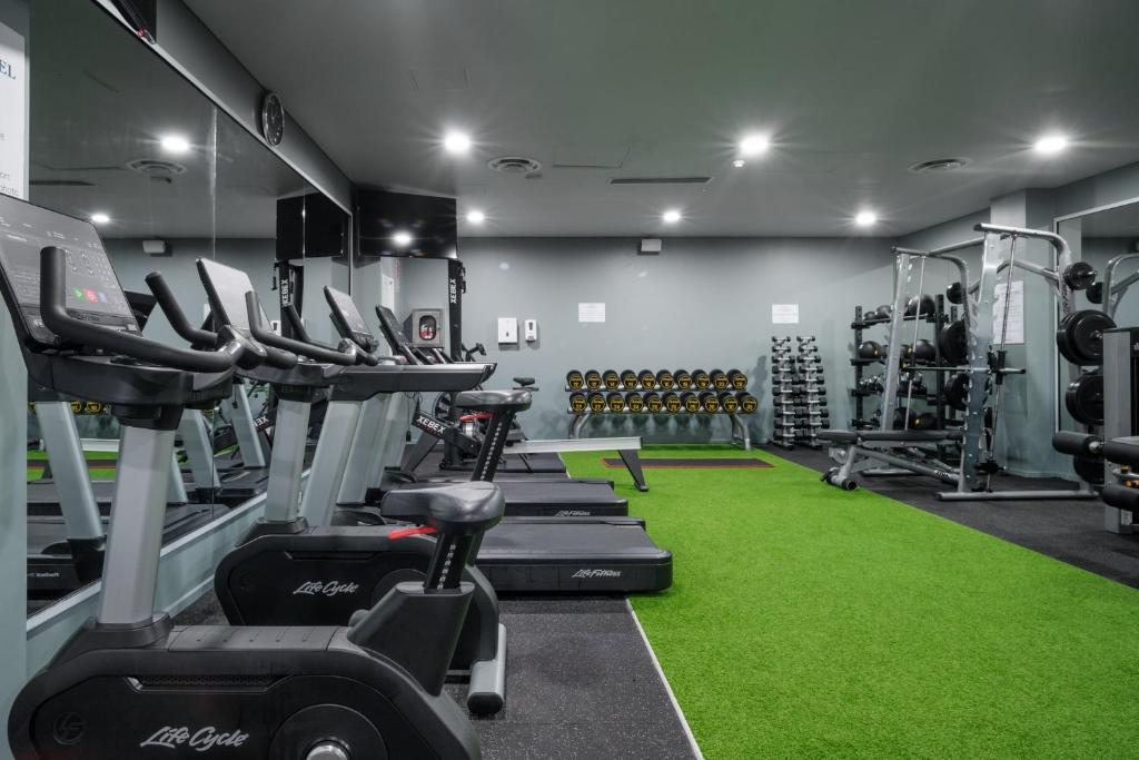 Fitness centrum a/nebo fitness zařízení v ubytování Grand Pacific Hotel