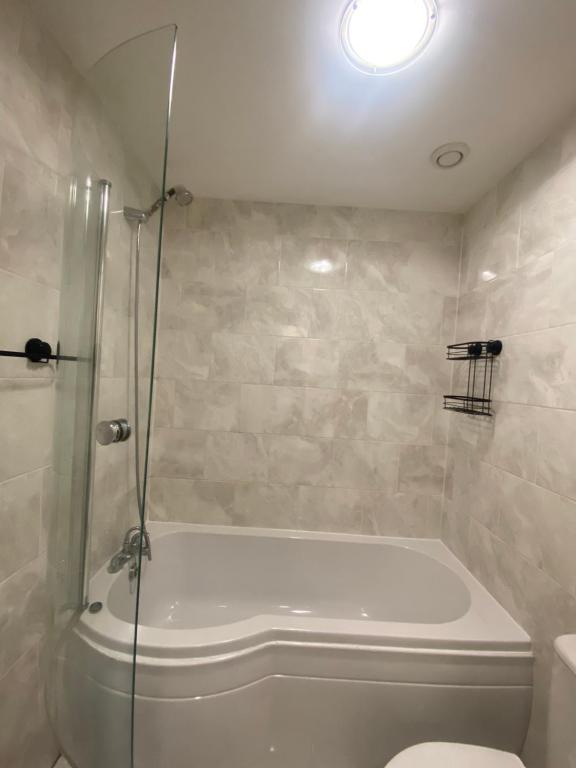 Ванна кімната в Citi centre loft with secure parking