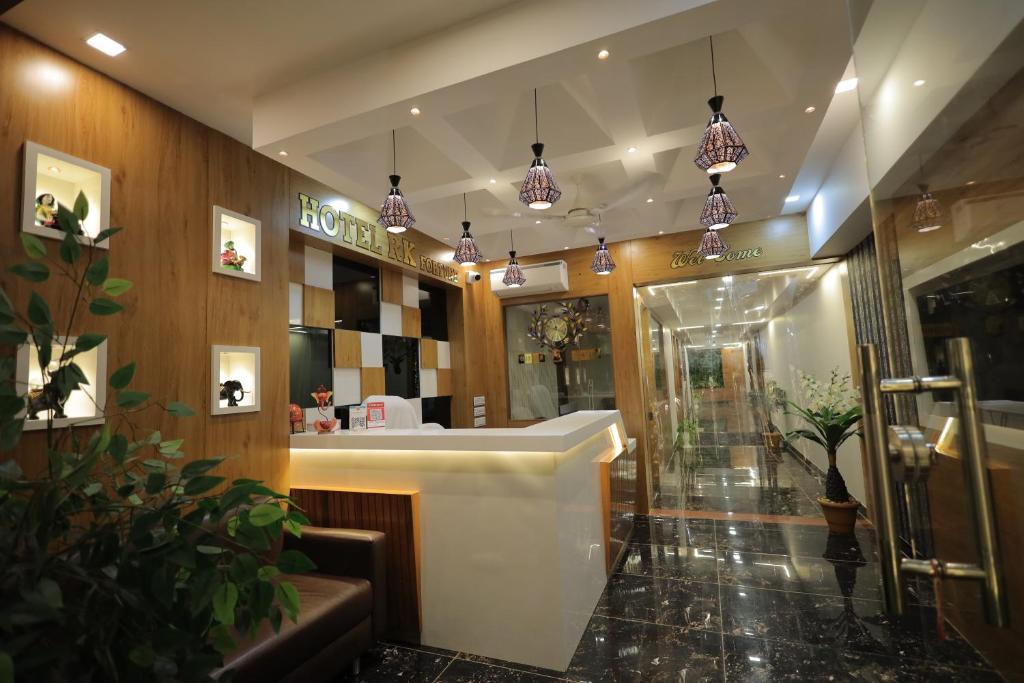 TV a/nebo společenská místnost v ubytování HOTEL RK FORTUNE