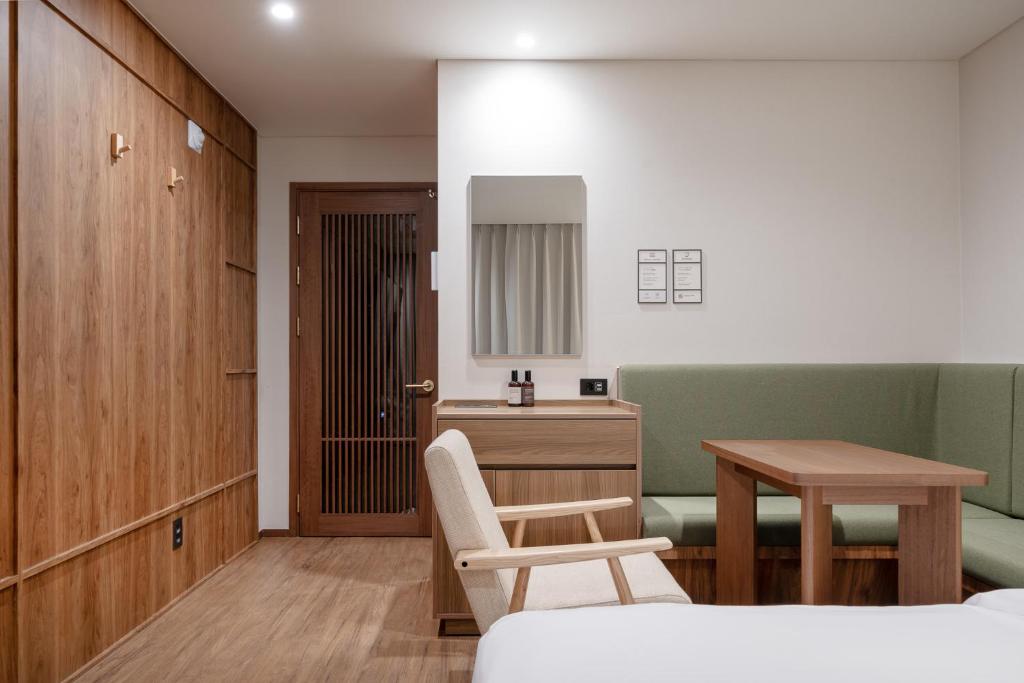 Posezení v ubytování Simjak Hotel by Aank