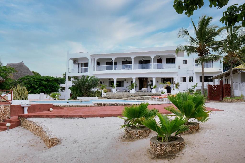 Bazén v ubytování Met Beach Resort Malindi nebo v jeho okolí