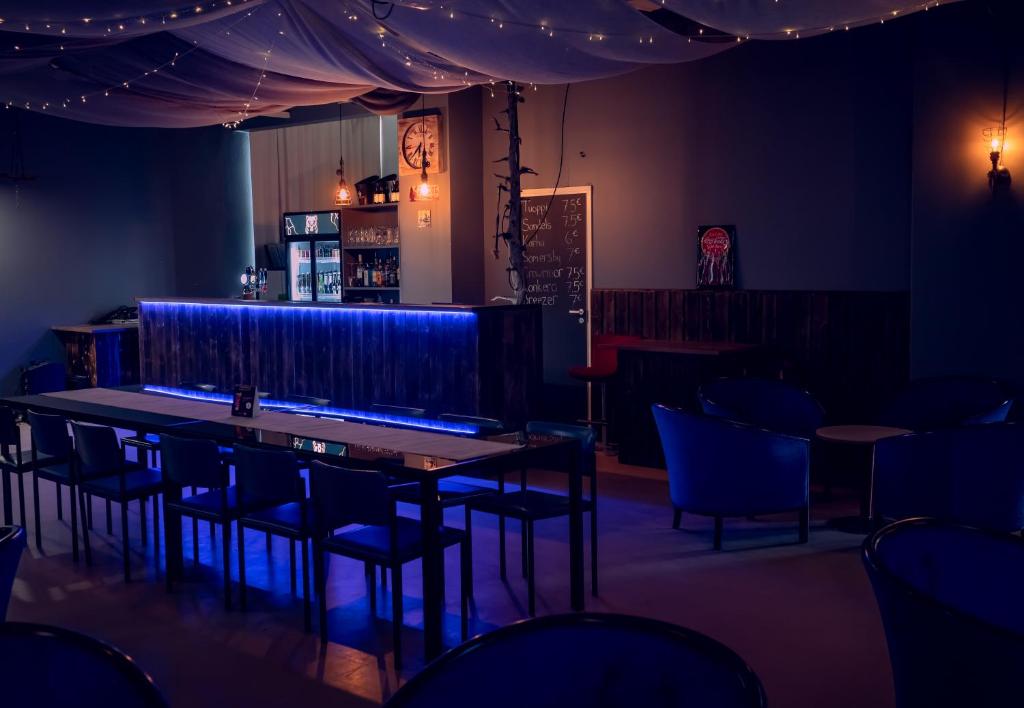 Lounge nebo bar v ubytování Hotel Metsähirvas