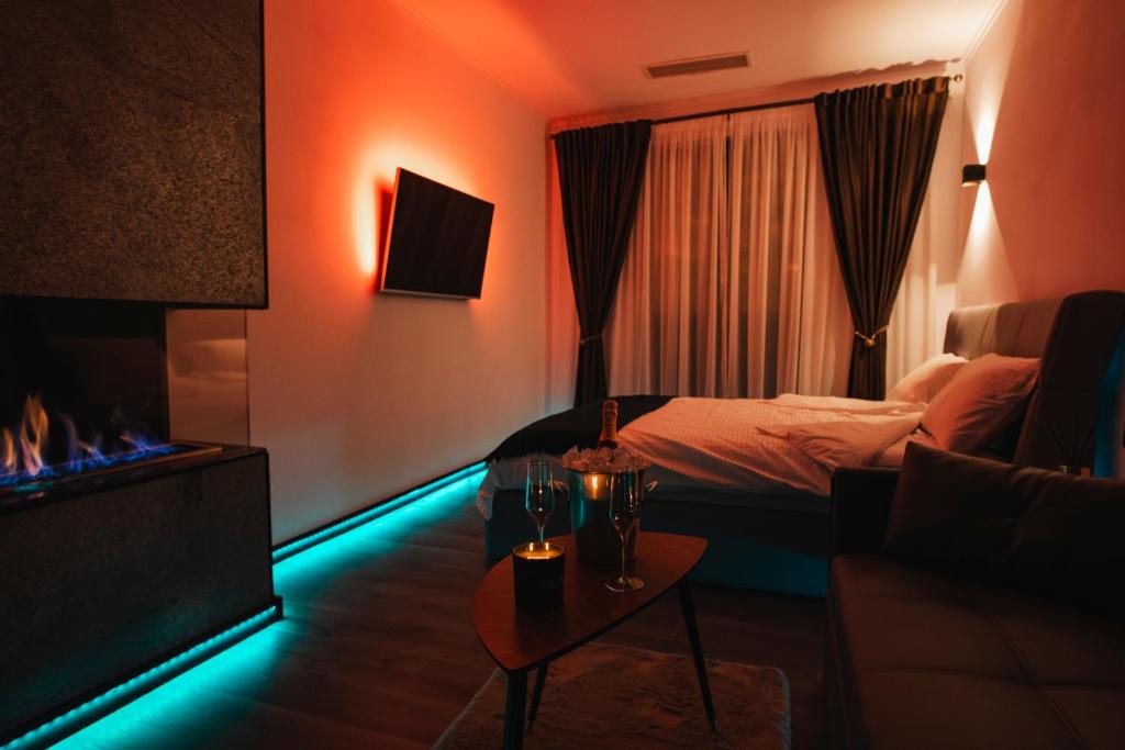Postel nebo postele na pokoji v ubytování Fagaras City Center Experience