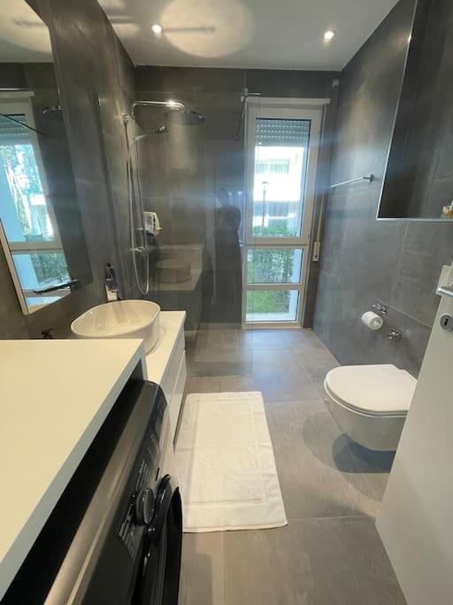 Luxury ground floor Apt with garden - Bay of Lalzi - Image 3