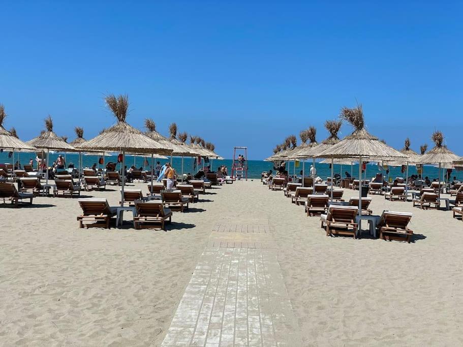 Luxury ground floor Apt with garden - Bay of Lalzi - Image 6