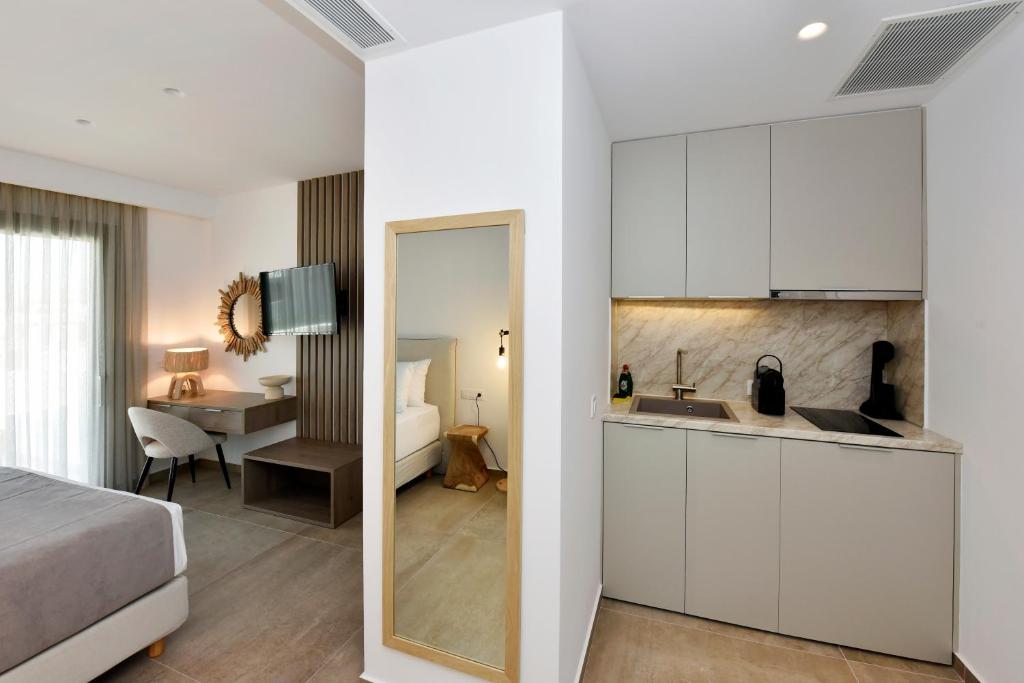 Anais Milos Suites - 18