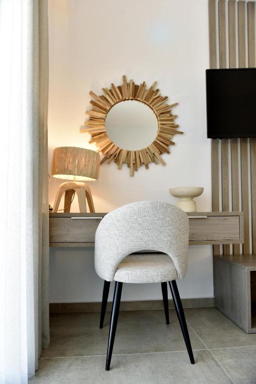 Anais Milos Suites - 17