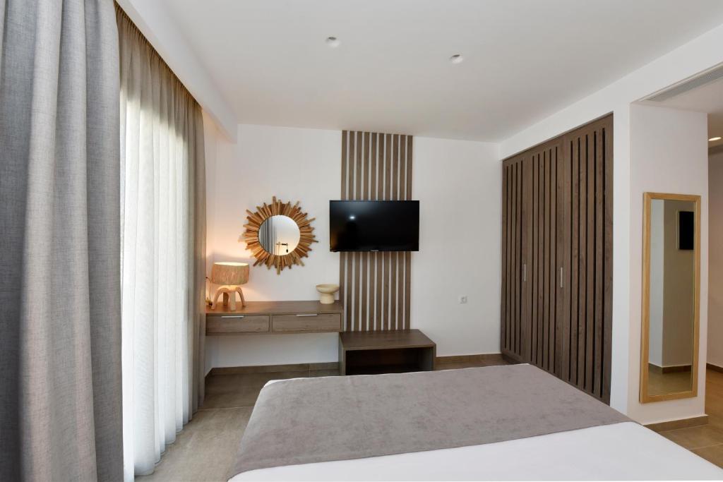 Anais Milos Suites - 16