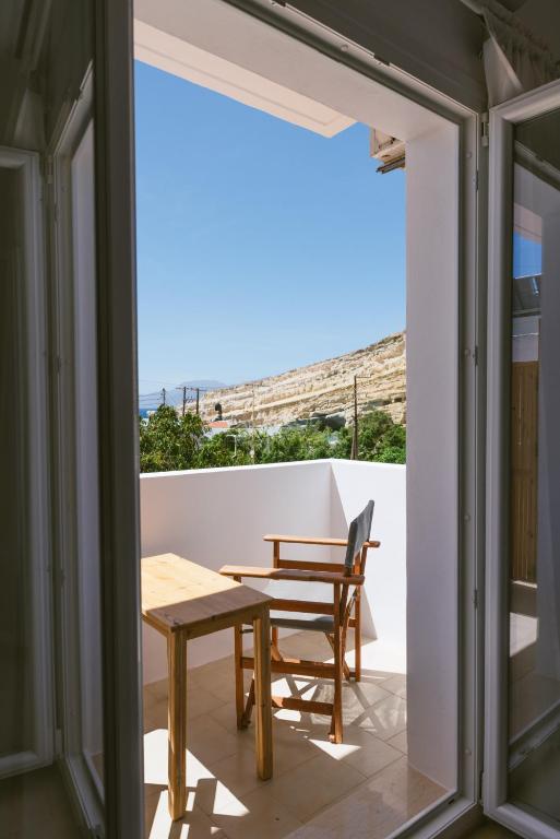 A balcony or terrace at Die Zwei Brüder Art & Suites