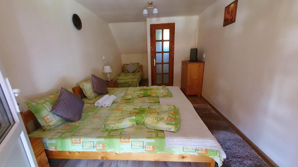 Postel nebo postele na pokoji v ubytování Ati&Hanna