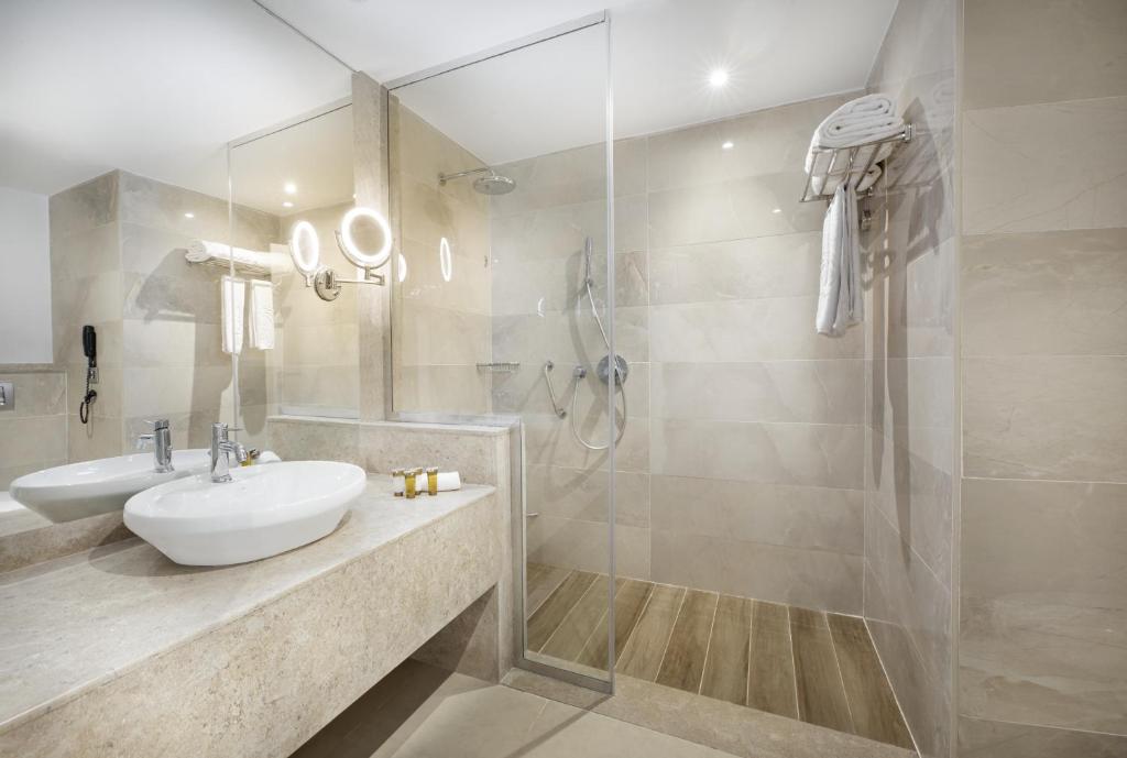 Cleopatra Sidi Heneish - 8