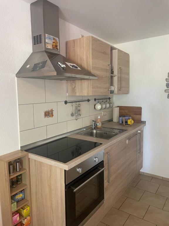 Kuchyň nebo kuchyňský kout v ubytování Ankerplatz38