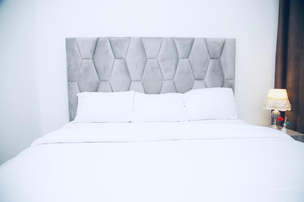 Oasis Villa Lekki - Room King Con Balcón