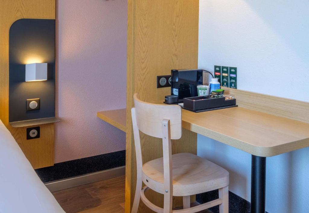 B&B HOTEL Cannes La Bocca Plage - Resim 27