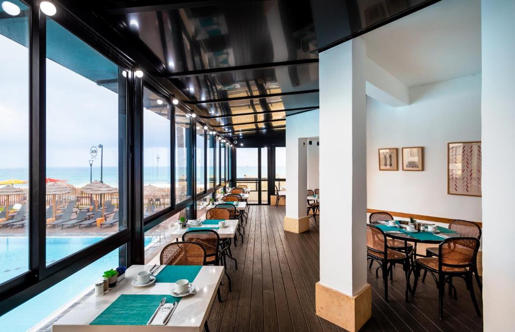 Restaurace v ubytování Jacob Sea Life Nahariya