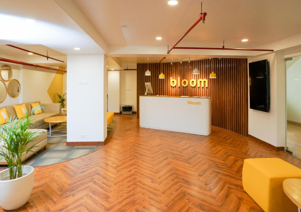 Majoituspaikan Bloom Hotel Koregaon Park aula tai vastaanotto