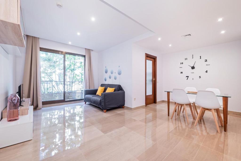 
Two-Bedroom Apartment (3 Adults)
