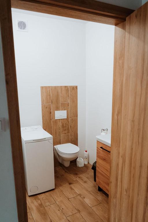Noclegi Przy Stacji - Habitación Triple Con Baño Compartido