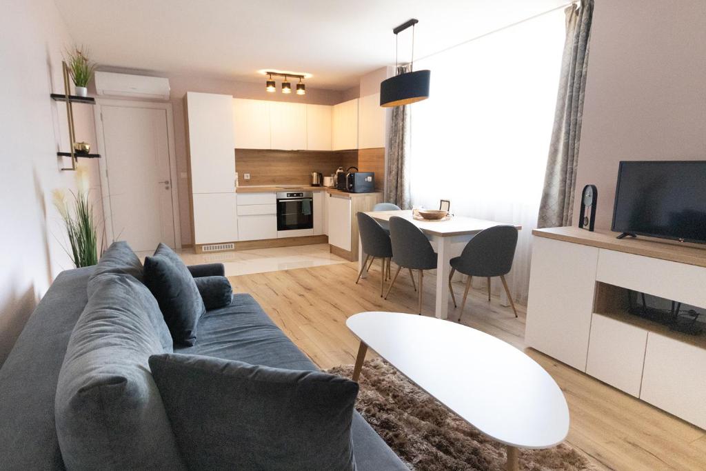 Apartment Krisia - FREE GARAGE & 15 min to the beach