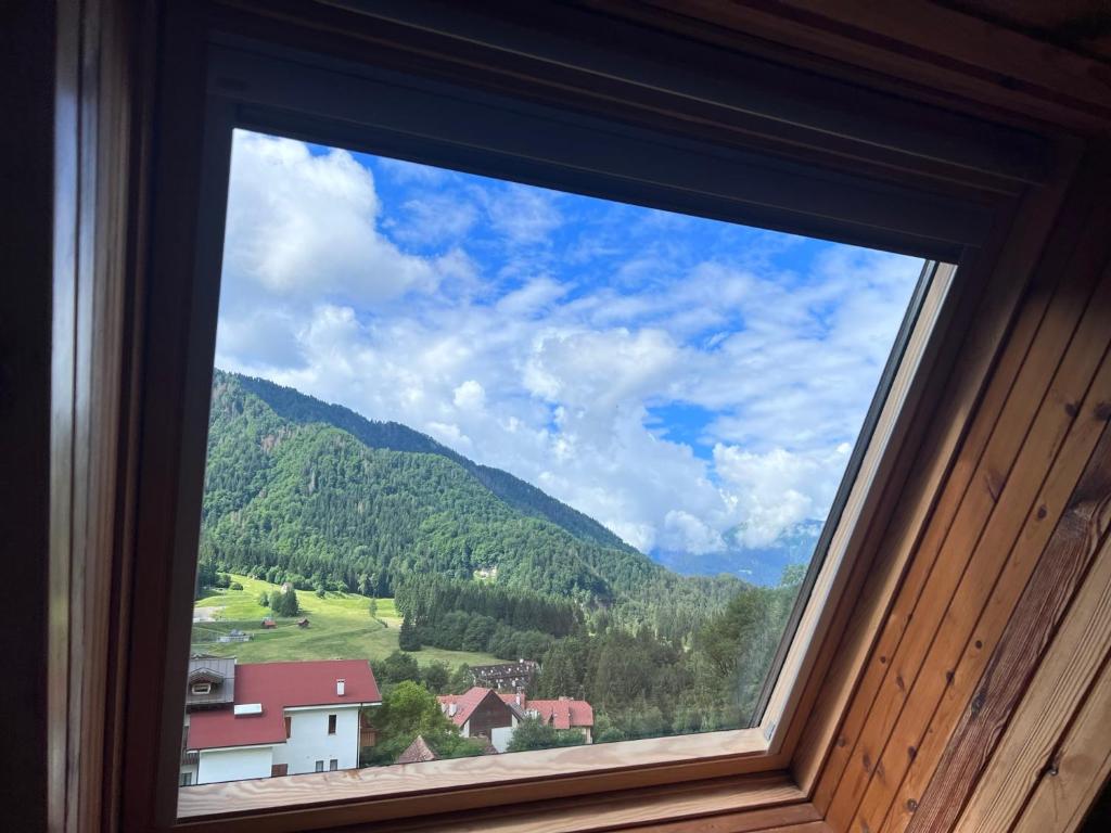 Nespecifikovaný výhled na hory nebo výhled na hory při pohledu z apartmánu