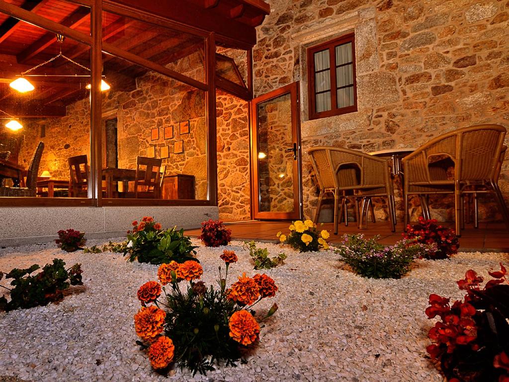 A restaurant or other place to eat at Casa Ceferinos