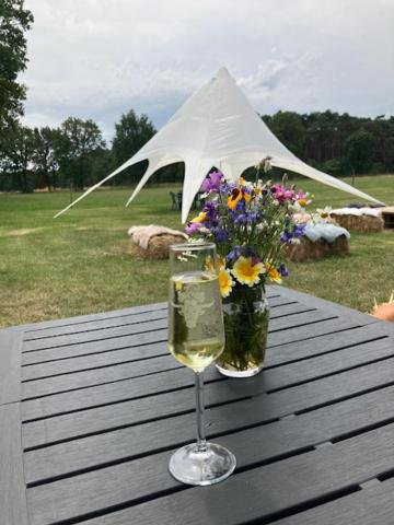 Nápoje v ubytování Natuur-like Glamping in Bosland