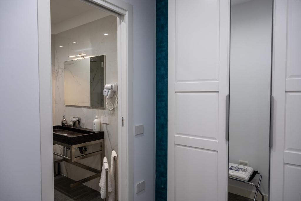 Heaven House - Deluxe Room