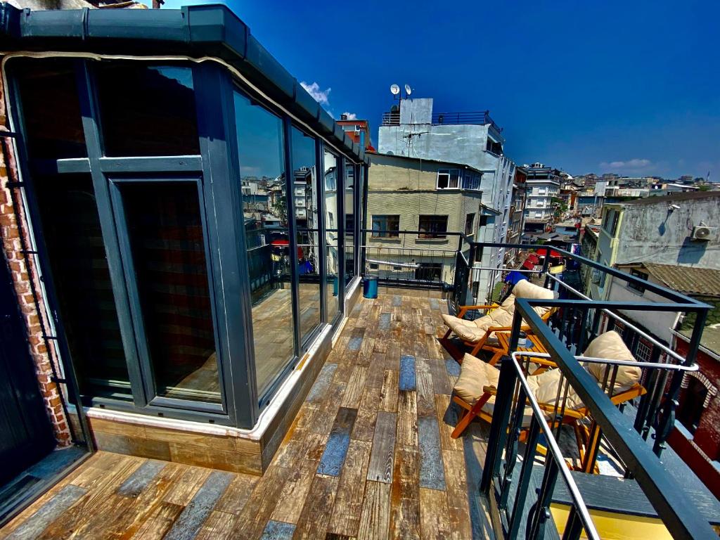 Balkón nebo terasa v ubytování GOLDEN ARROW OLD CİTY HOTEL