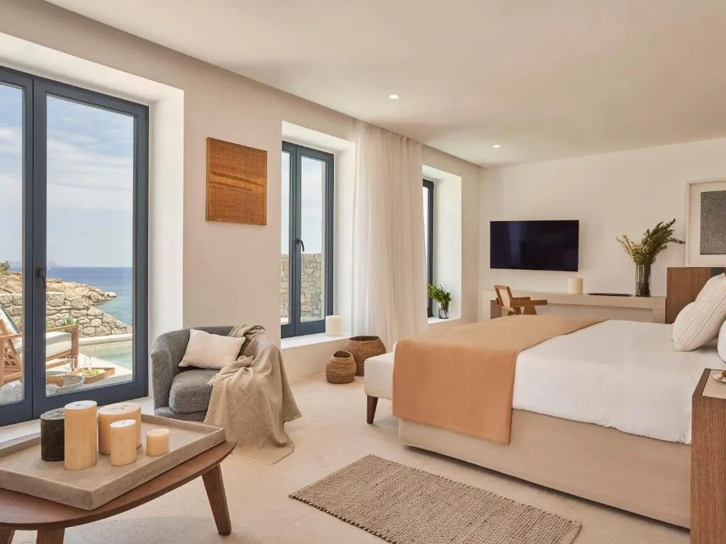 Premium Pool Suite with Sea View